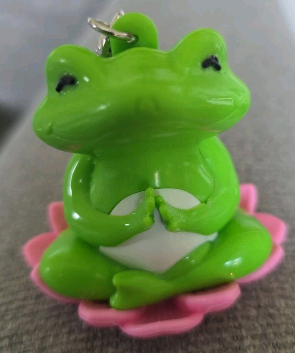 Bath & Body Working Push Button Light Up Yoga Frog PocketBac Holder w/Keychain